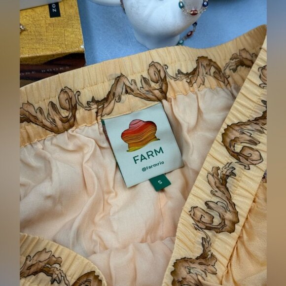 🆕 FARM Rio 🧿 NWOT Multicolor Banana Royalty Kaleidoscope Shorts, Sz S - Picture 13 of 14